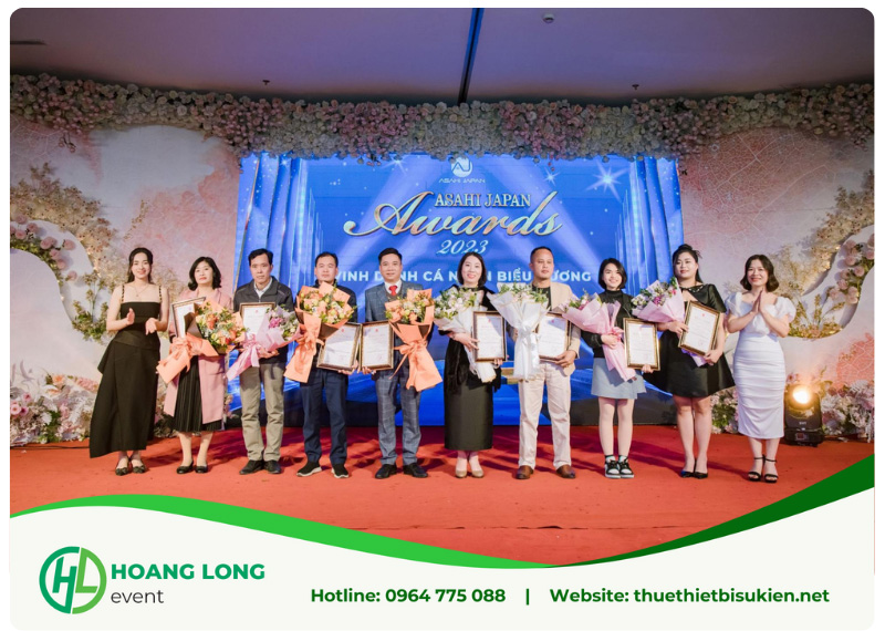 cách trang trí tất niên ấn tượng